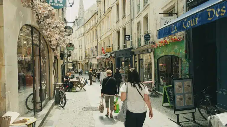 Aides à la rénovation énergétique dans le Calvados (14) : vue d'une rue de Caen