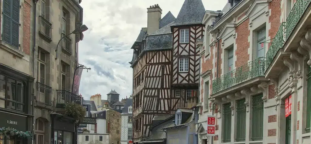 Audit énergétique à Rennes : vue de la ville et de ses bâtiments